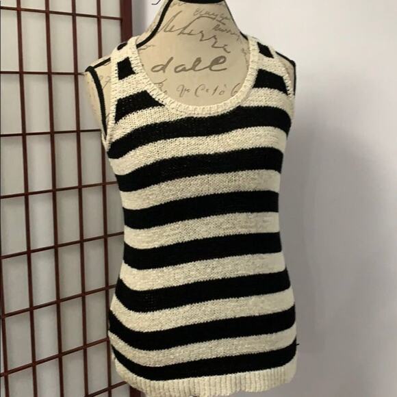 LOFT KNITTED ARMLESS BLACK‎ & WHITE BLOUSE … - Picture 1 of 5